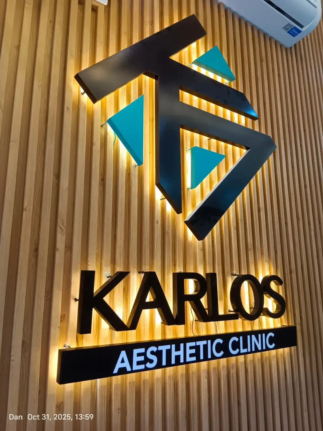Karlos Aesthetic Clinic dimensional signage